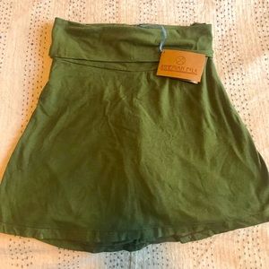 Bohemian folk skort size medium color moss